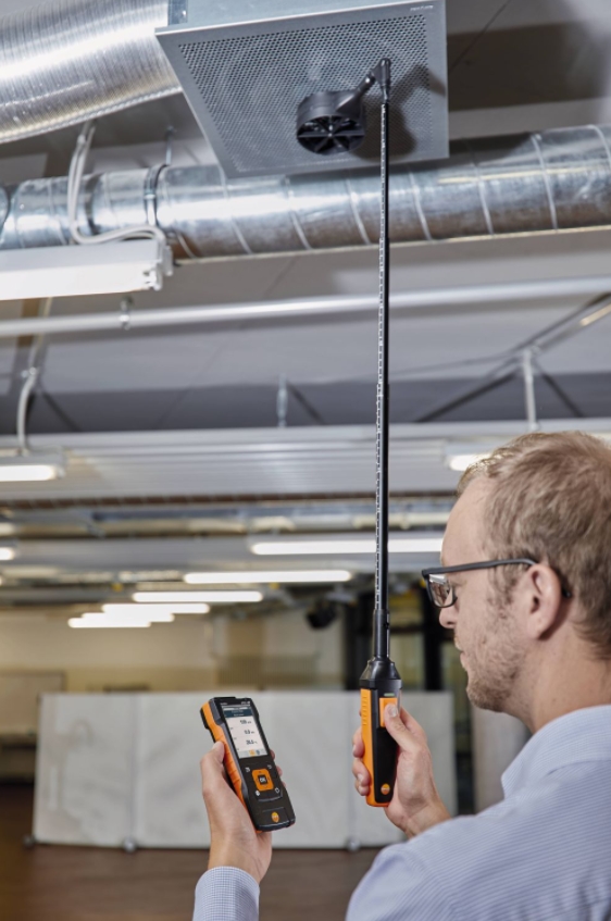 Miernik wielofunkcyjny Testo 440 z sondą wiatraczkową Ø100 mm z Bluetooth-1028744
